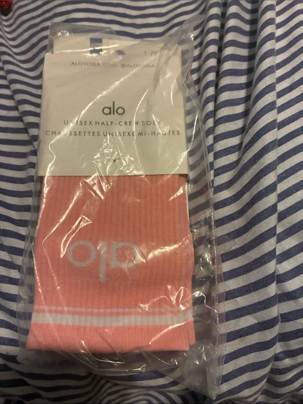 ALO Yoga Unisex Half-Crew Socks in Coral Pink